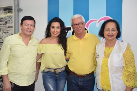 Jorge Reyes, Carla Grijalva, el Senador y Gloria Zarate.